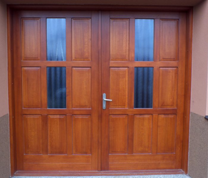 Masivní dubové vrata