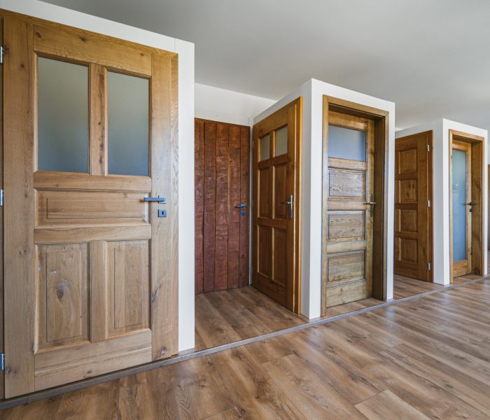Interiérové masivní dubové dveře a nábytek